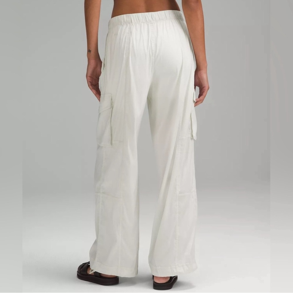 New LULULEMON MR Cargo Pant Small $148 - Picture 3 of 12